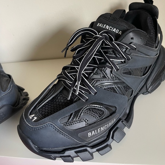 New Balenciagas Track sneaker - Picture 4 of 14